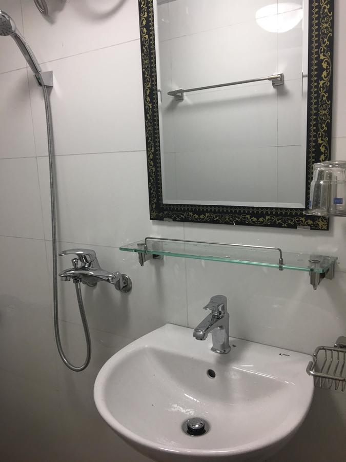 Awa Downtown Hostel Hanoi Exterior photo